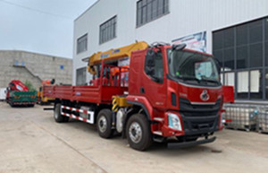 國六柳汽乘龍小三軸隨車吊圖片