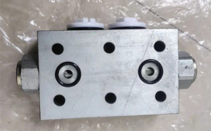 長興吊機配件液壓鎖又叫平衡閥圖片